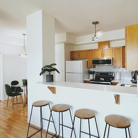 דירות Downtown Waterfront Kelowna Oasis Newly Renovated 2Bed 2Bath מראה חיצוני תמונה