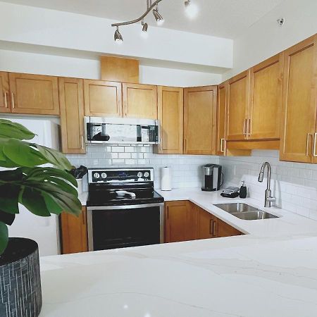 דירות Downtown Waterfront Kelowna Oasis Newly Renovated 2Bed 2Bath מראה חיצוני תמונה