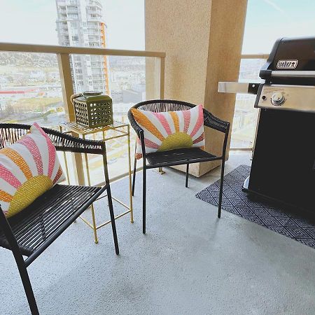 דירות Downtown Waterfront Kelowna Oasis Newly Renovated 2Bed 2Bath מראה חיצוני תמונה