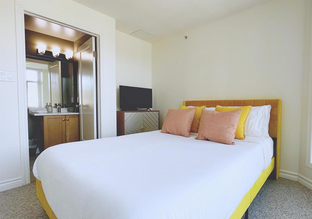 דירות Downtown Waterfront Kelowna Oasis Newly Renovated 2Bed 2Bath מראה חיצוני תמונה