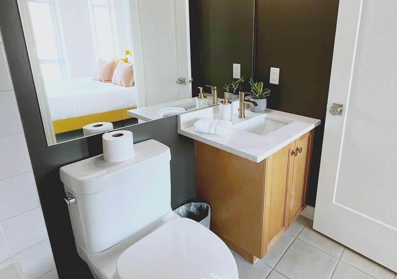 דירות Downtown Waterfront Kelowna Oasis Newly Renovated 2Bed 2Bath מראה חיצוני תמונה